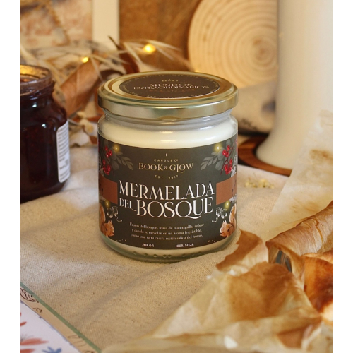 Book and Glow - *Mundos Extraordinarios* - Sojawachs-Kerze - Mermelada del bosque