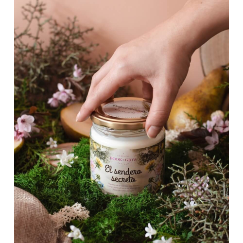 Book and Glow - *Perfect Moments* - Sojakerze - El sendero secreto