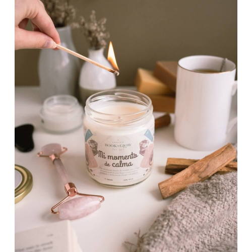 Book and Glow - *Perfect Moments* - Sojakerze - Mein Moment der Ruhe