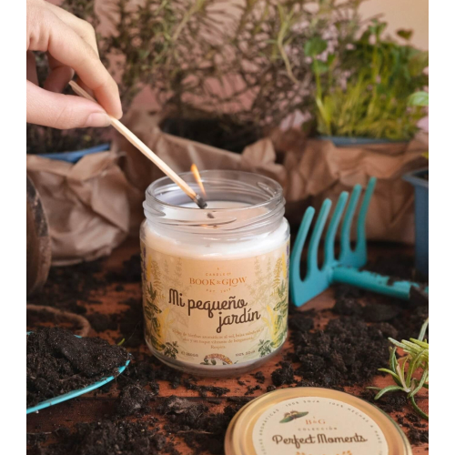 Book and Glow - *Perfect Moments* - Sojakerze - Mein kleiner Garten