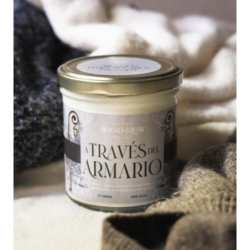 Book and Glow - *Mundos Extraordinarios* - Sojakerze - A través del armario