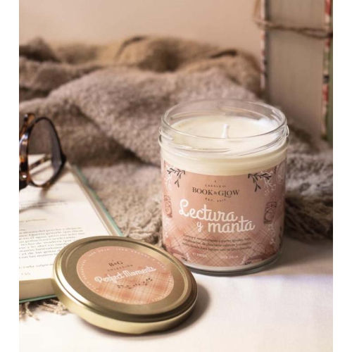 Book and Glow - *Perfect Moments* - Sojakerze - Lectura y manta