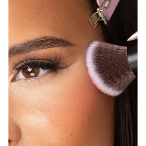 Brushworks - Abgewinkelter Rougepinsel - Nr. 7