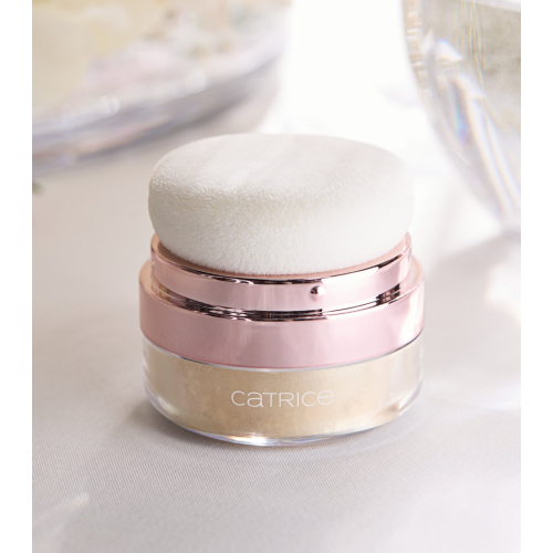 Catrice - *Brides & Besties* - Powder Body Illuminator Dream Cushion