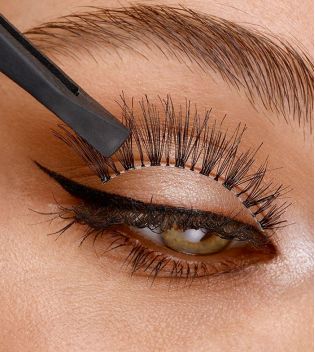 Catrice - Flüssiger Eyeliner & Kleber für falsche Wimpern Lash Glue & Eyeliner - 010: Strong Black