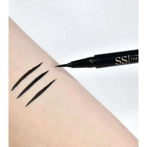 Double S Beauty – Flüssiger Eyeliner von Angy Garrido