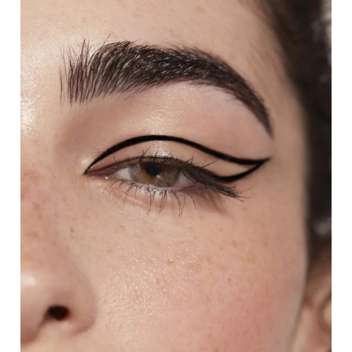 Double S Beauty – Flüssiger Eyeliner von Angy Garrido