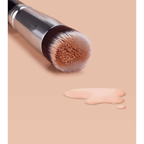 Eigshow - Flacher Kabuki-Pinsel F614