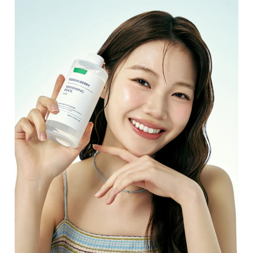 Eqqualberry - *Swimming Pool* - Sanft feuchtigkeitsspendendes und peelendes Gesichtswasser