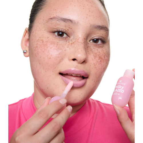 essence - Lippenbalsam Milky Glazed - 02: Strawberry Whip