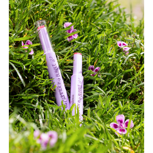 essence - *Glimmer in a Bubble* - Lippenbalsam