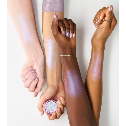 essence – Puder-Highlighter Meta Glow