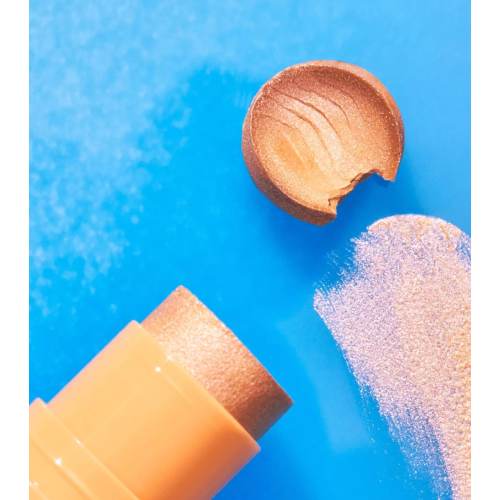 essence - Baby Got Holo Glow Highlighter Stick - 10: Apricotly