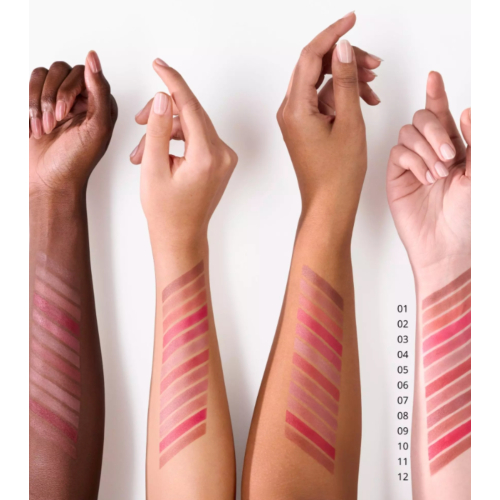 essence - Matter Lippenstift mit verschwommenem Finish BLUR soufflé - 01: Deep Scroll