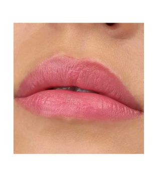essence - Feuchtigkeitsspendende Lippenfarbe Tinted Kiss - 02: Mauvelous