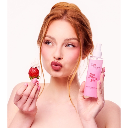 Fluff - *Everybody London x Fluff* - Körper- und Haarspray Just a Berry Girl