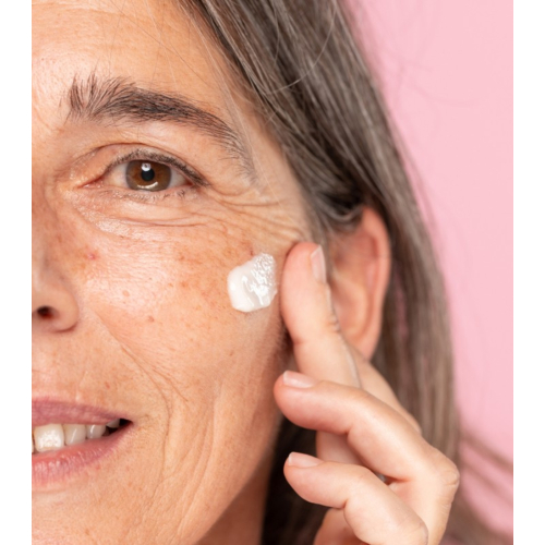 Freshly Cosmetics - Depigmentierende Gesichtscreme Lotus Radiance Dark Spot Treatment