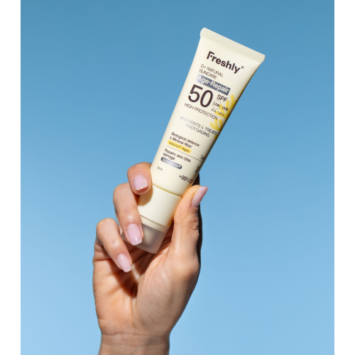 Freshly Cosmetics - *D+ Natural Suncare* - Sonnenschutz fürs Gesicht Age-Repair SPF50