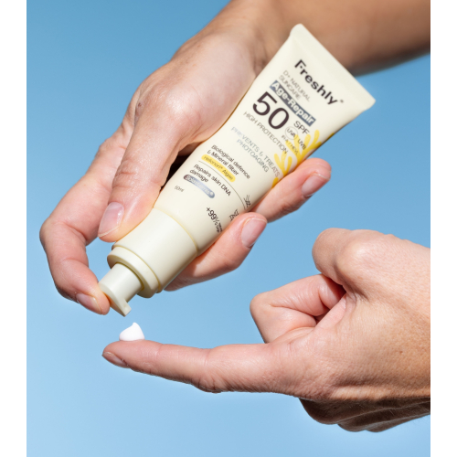 Freshly Cosmetics - *D+ Natural Suncare* - Sonnenschutz fürs Gesicht Age-Repair SPF50