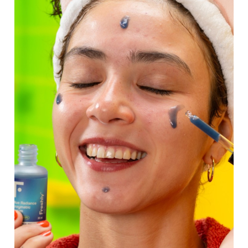 Freshly Cosmetics - Mandelsäure-Peeling-Serum Blue Radiance AHA Treatment