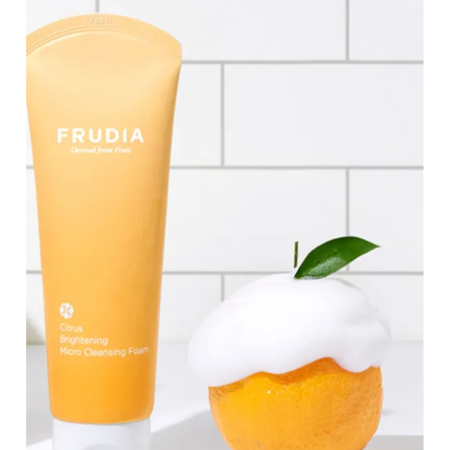 Frudia - Aufhellender Reinigungsschaum - Citrus