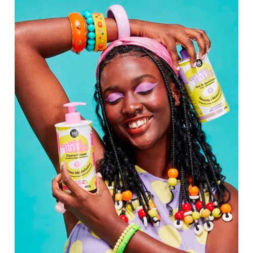 Lola Cosmetics - *Plot Twist* - Lockenformende Stylingcreme 480 g - Guavencreme