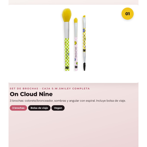 Makeup Revolution - Set *S.W.Smiley* - Pinsel On Cloud Nine + weicher Make-up-Schwamm + Lippenstift Happy Pout + Wimperntusche Dazzle Pop + Augenliner Winky Flick Double-Ended