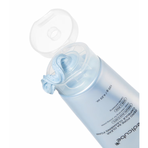 Medicube - *Zero Pore* - Peeling-Schaum-Gesichtsreiniger Clear Capsule