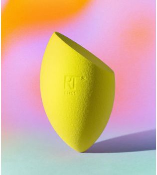 Real Techniques – *Hyperbrights* – Miracle Complexion Sponge