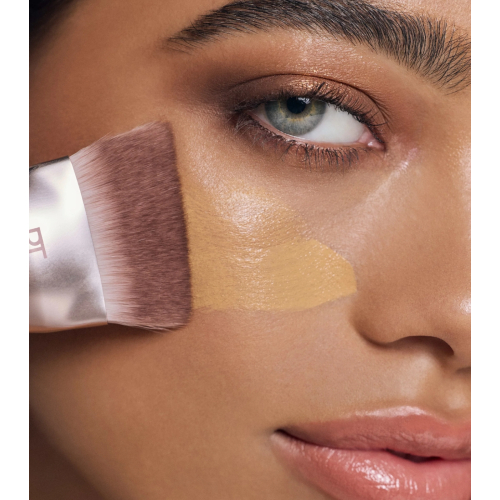 Real Techniques - *New Nude 2.0* - Gesichtspinsel Diamond Blending