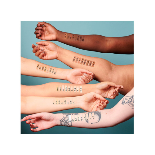 Revolution - Conceal & Define Foundation - F17.5