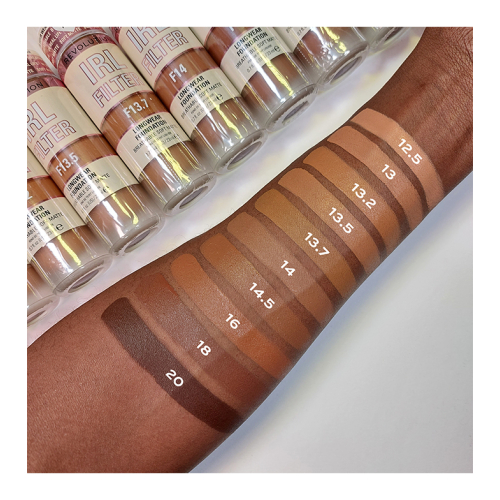 Revolution - Stiftung IRL Filter - F20