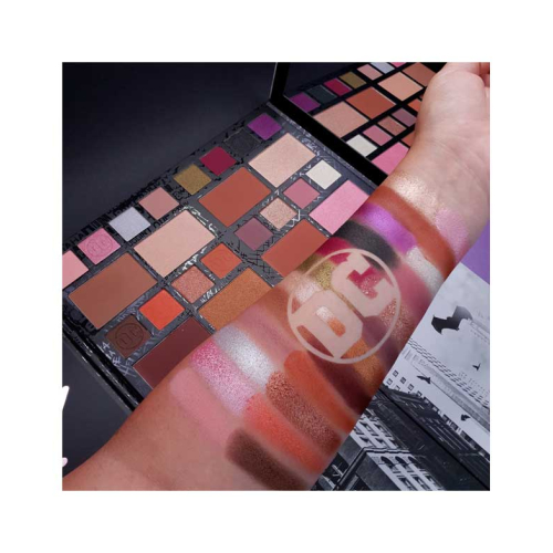 Revolution - *Revolution X DC Universe* - Große Gesichts- und Augenpalette