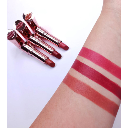 Revolution - *Soft Glamour* - Satin Kiss Lippenstift - Rose