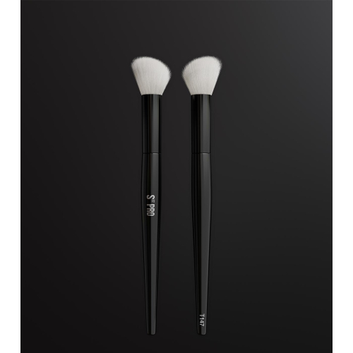 S17PRO - *Technique* - Kleiner abgewinkelter Gesichtspinsel - T147