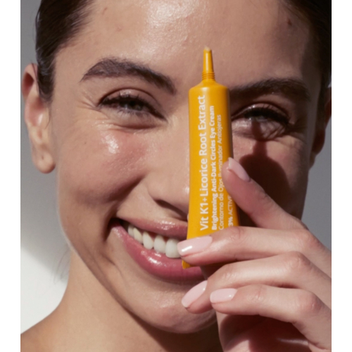 Skin Generics – Beleuchtete Augenkontur gegen Augenringe