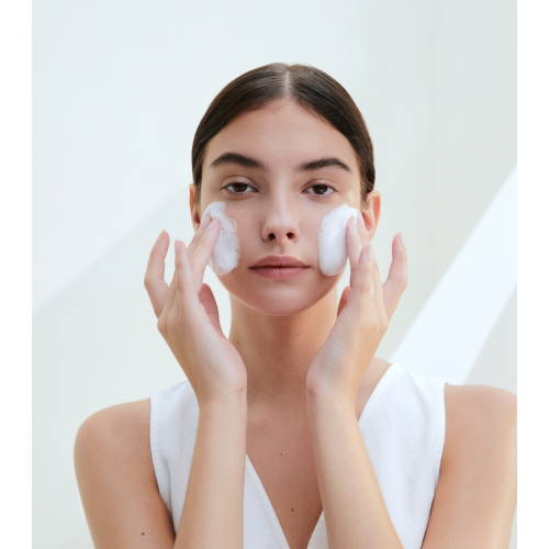 SKIN1004 - *Tone Brightening* - Reinigungsschaum mit Centella Asiatica aus Madagaskar