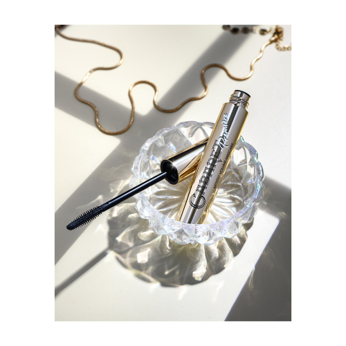 Vivienne Sabó – Mascara Cabaret Première – 01: Schwarz