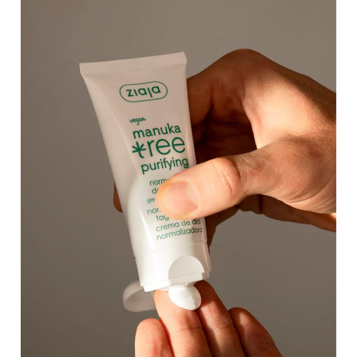 Ziaja - Normalisierende und feuchtigkeitsspendende Tagescreme Manuka Tree SPF10 - Mischhaut und fettige Haut